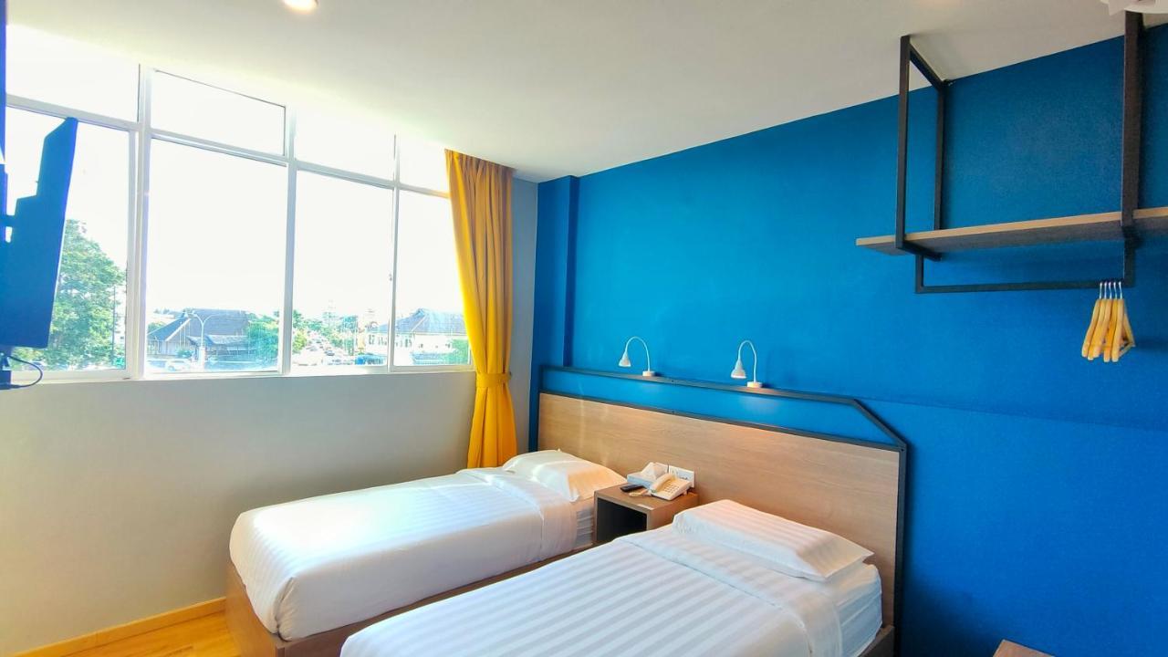 Uptown Hotel Semporna Exterior foto